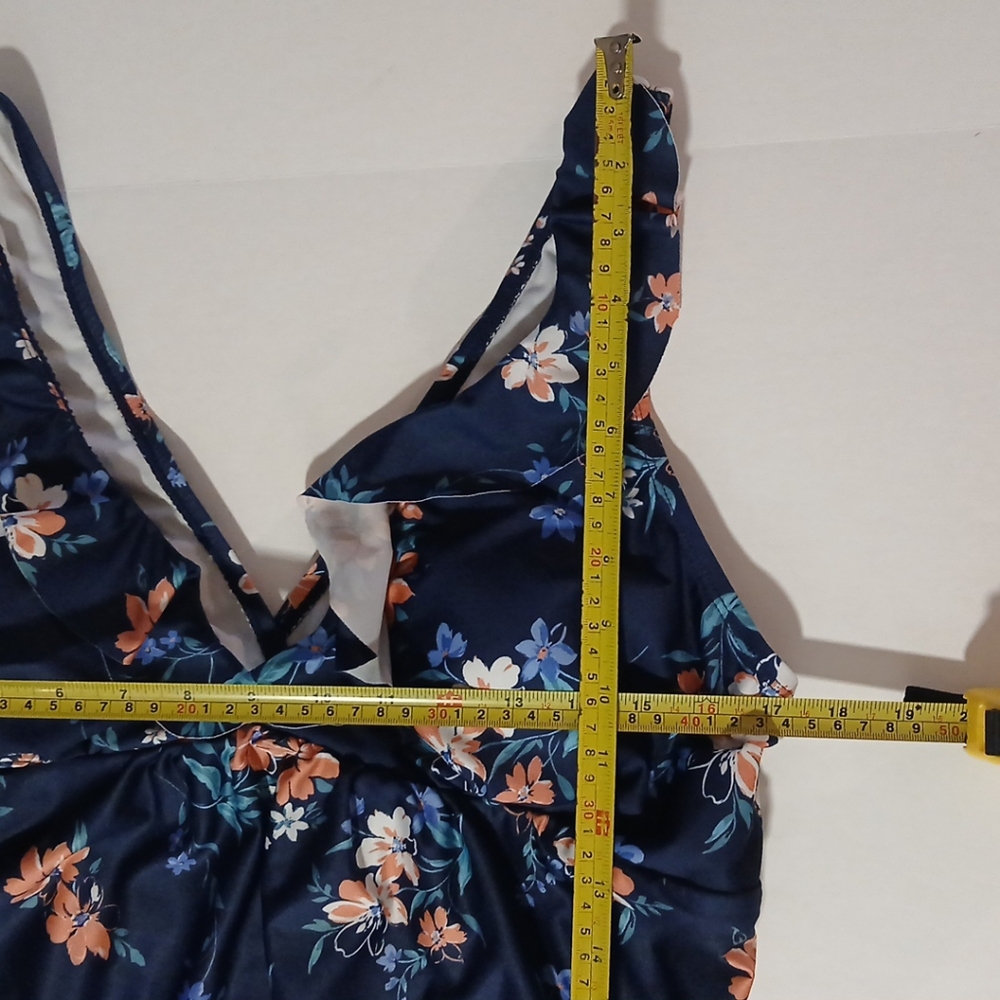 Beach Scene Collection Swimsuit Ruffle Size L - Picture 3 of 11